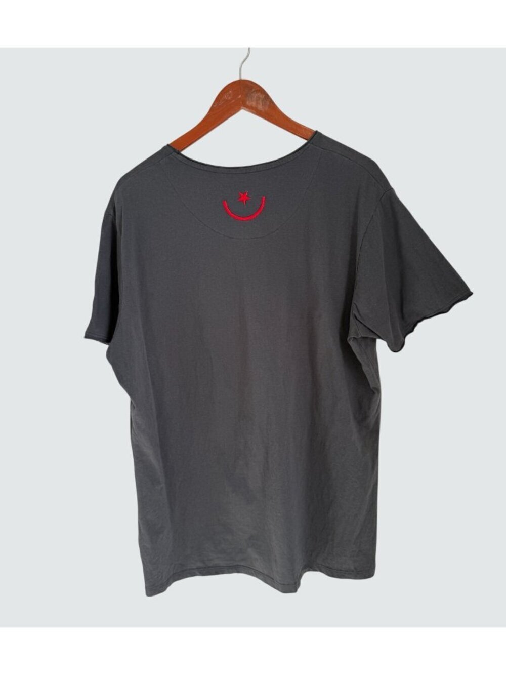 Wagamama Gray T-Shirt With Red Embroidered Star & Crescent 2XL Unisex Cotton